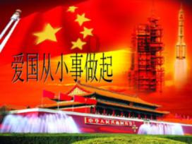 男孩吃鸡腿